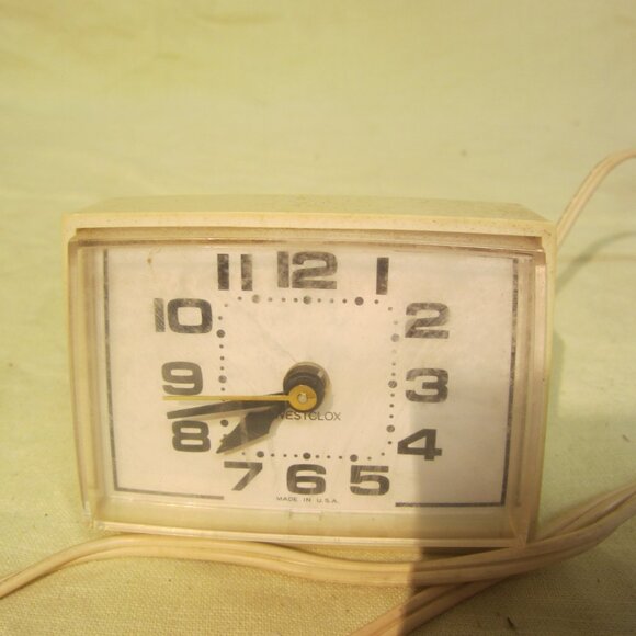 VTG WESTCLOX ALARM CLOCK MODEL 22090-22540 - Picture 2 of 6